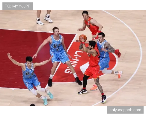 假摔判罚规则解析：裁判如何识别与界定犯规行为