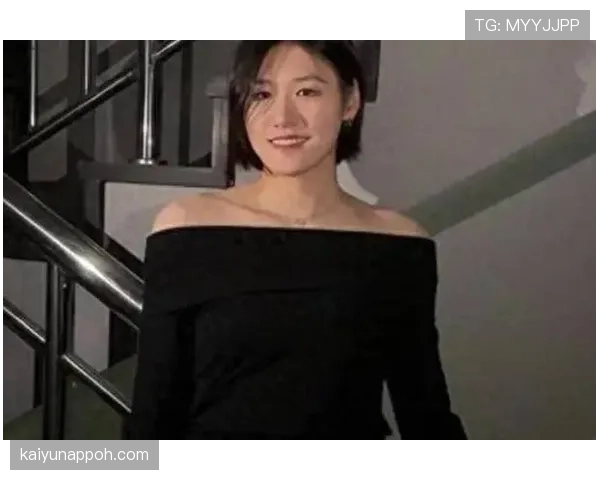 叶诗文家的冰箱里塞满了蛋白粉，连饮料都是按秒掐着喝的